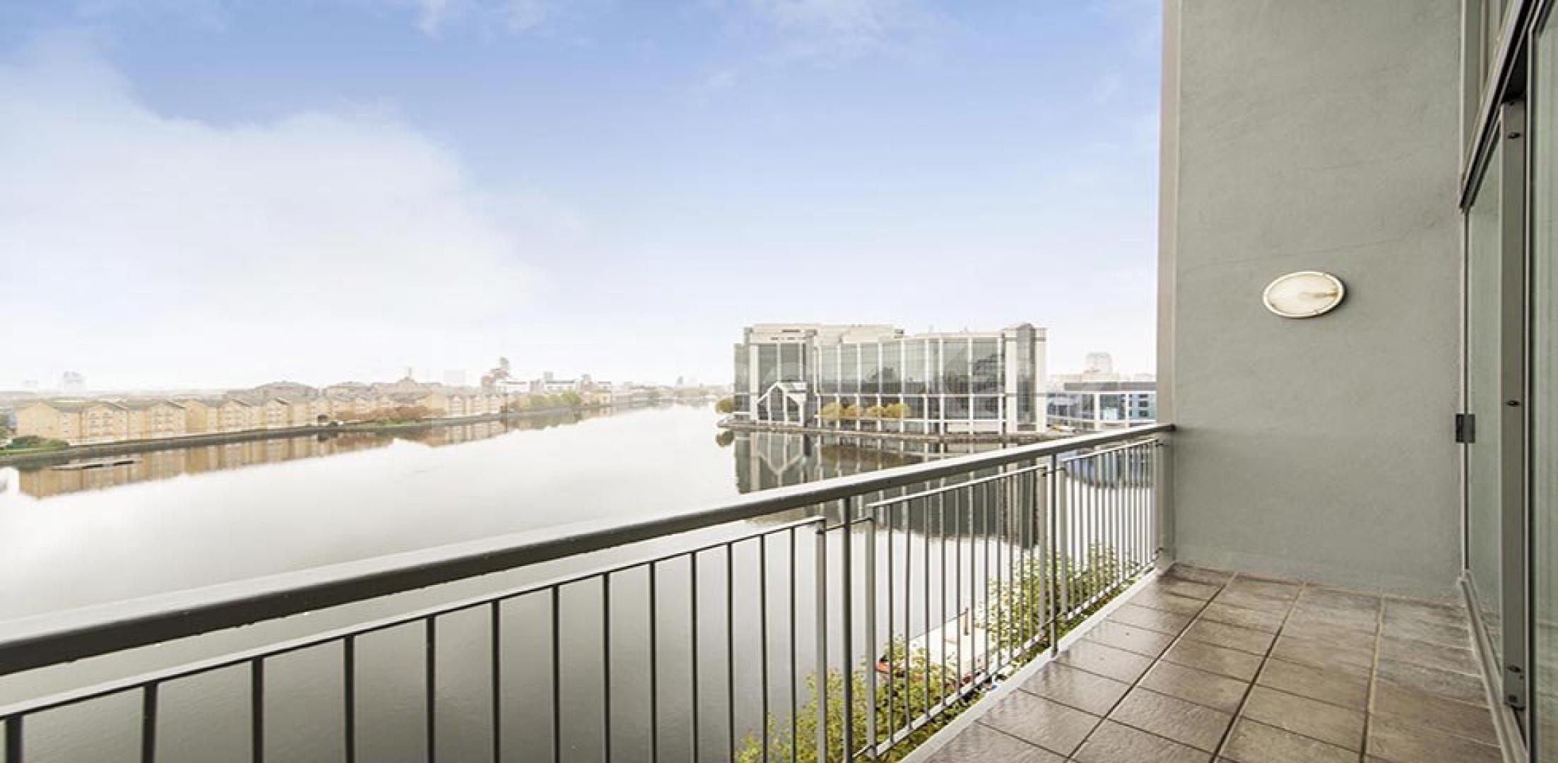 			NEW INSTRUCTION!, 2 Bedroom, 1 bath, 1 reception Penthouse			 Selsdon Way, City Harbour/ Isle of Dogs